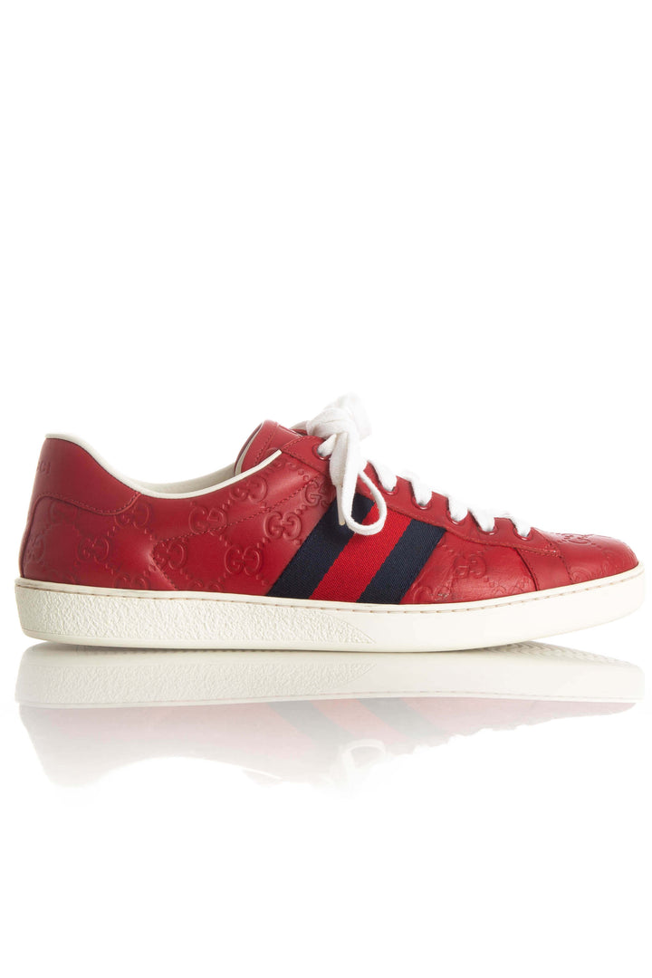 Zapato Gucci rojo, vista frontal – ClosetRehab