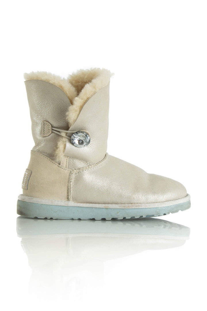 Zapato Ugg gris, vista frontal – ClosetRehab