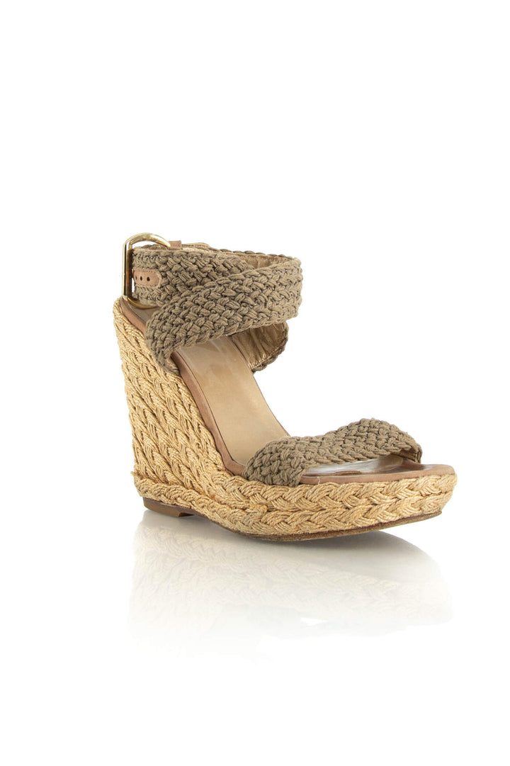 Zapato Stuart Weitzman café, vista posterior – ClosetRehab