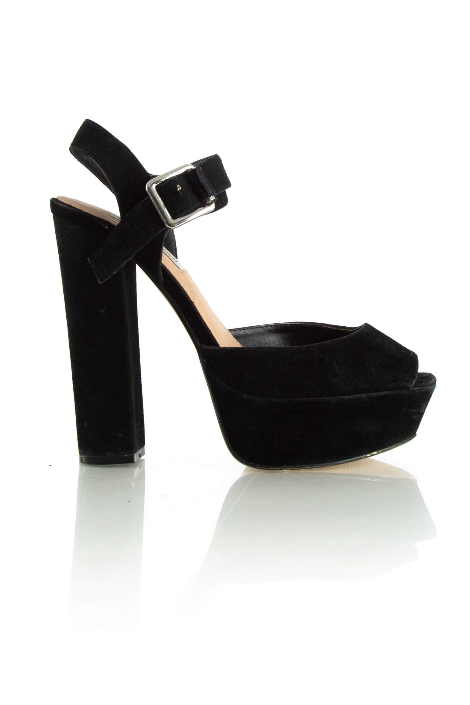 Stuart Weitzman, 8 USA