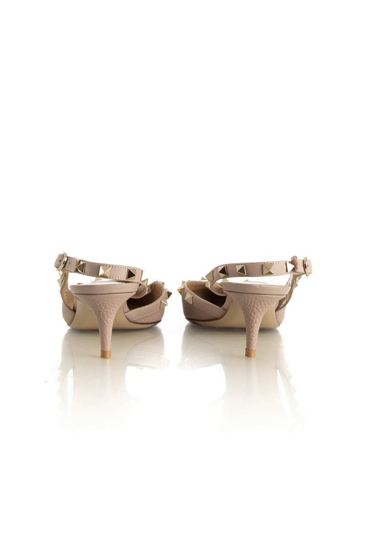 Pumps Valentino café talla 6 USA, detalle de rockstuds dorados | ClosetRehab