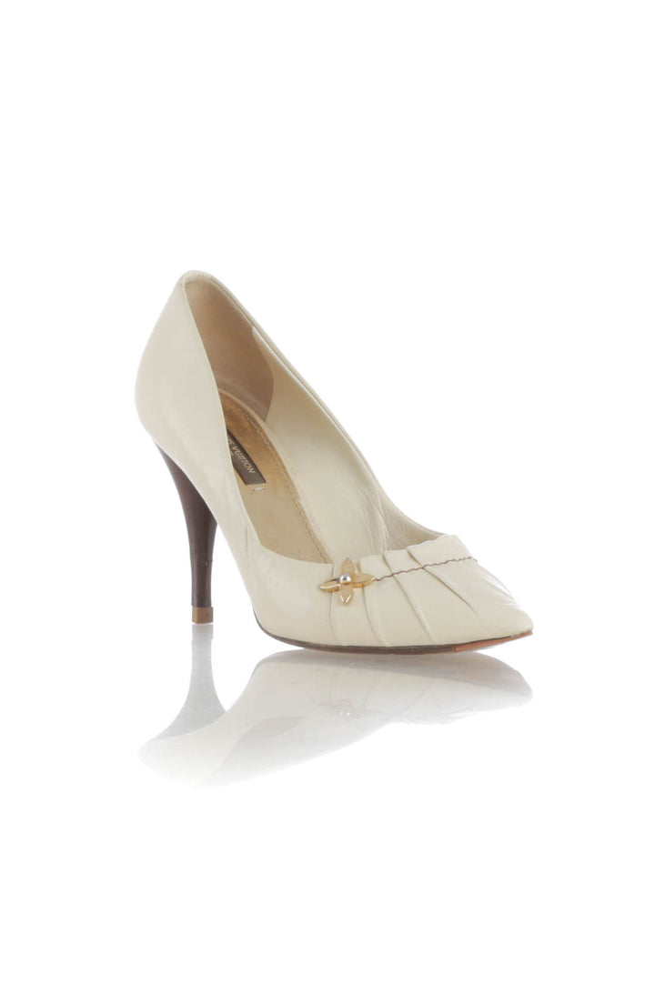 Zapato Louis Vuitton blanco, vista posterior – ClosetRehab