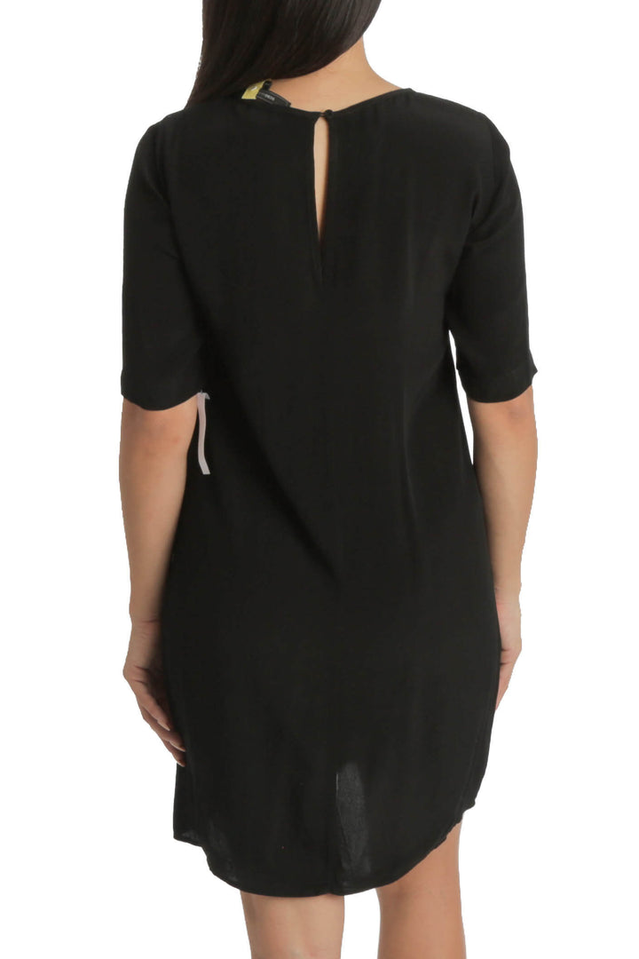 Vestido BCBG Maxazria negro, vista posterior – ClosetRehab