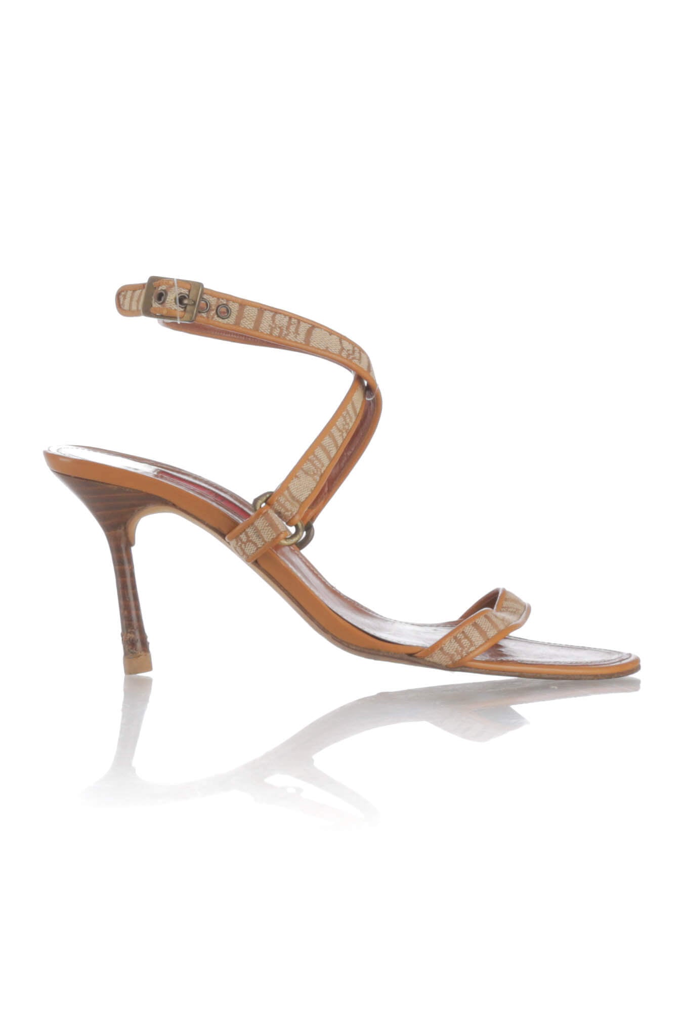 Carolina Herrera, 8 USA