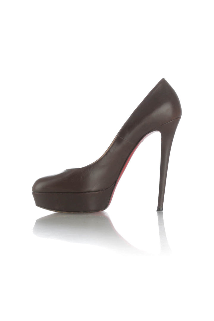 Zapato Christian Louboutin café, vista lateral – ClosetRehab