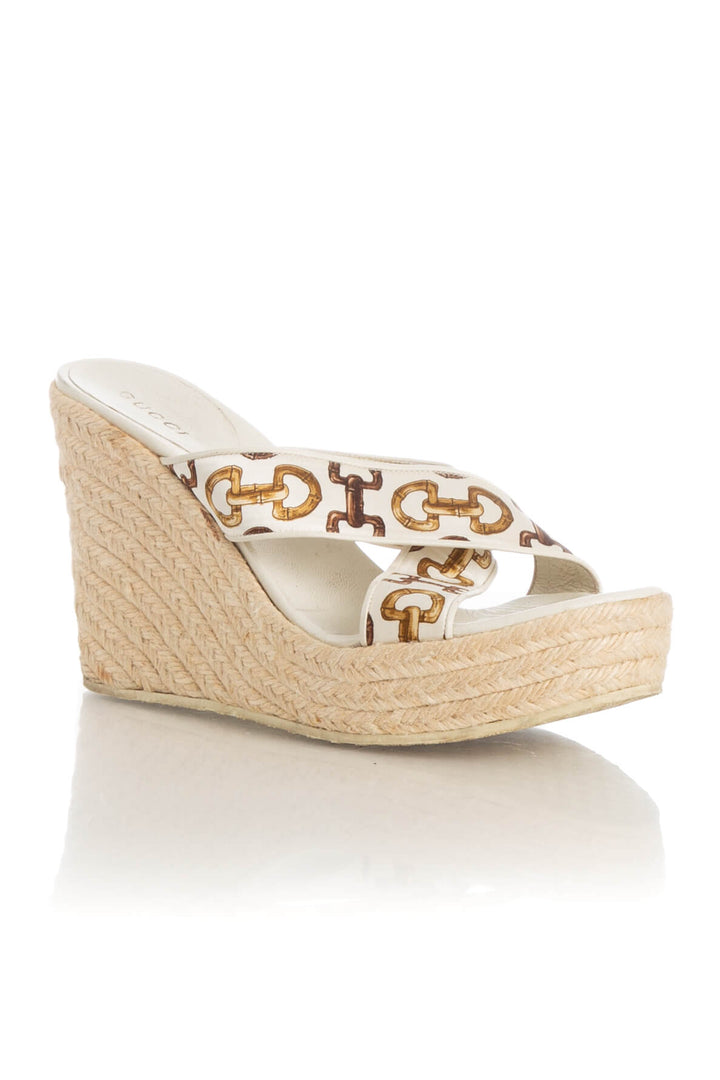 Zapato Gucci blanco, vista posterior – ClosetRehab