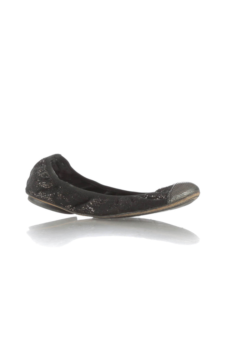 Zapato Chanel negro, vista posterior – ClosetRehab