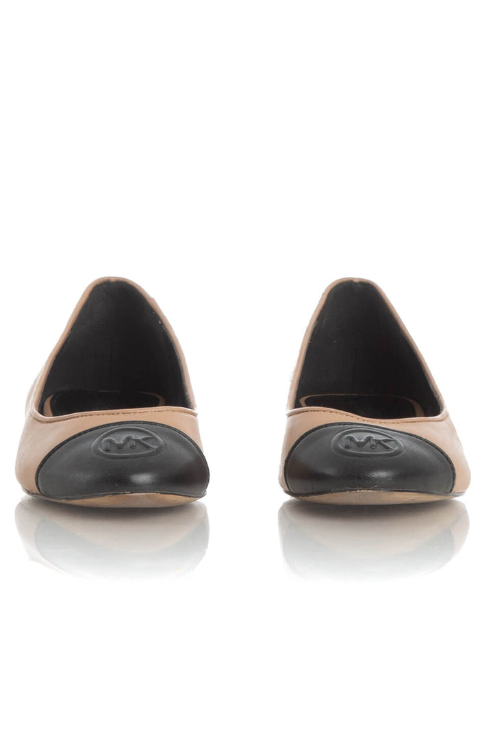 Zapato Michael Kors beige, detalle – ClosetRehab
