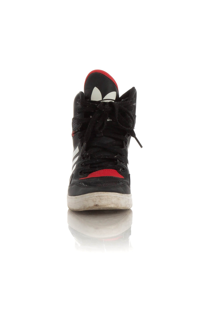 Zapato Adidas negro, detalle – ClosetRehab
