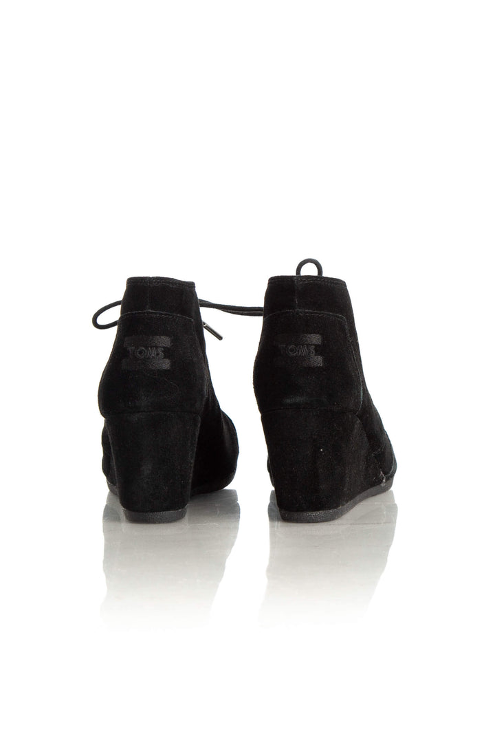 Zapato Toms negro, detalle – ClosetRehab