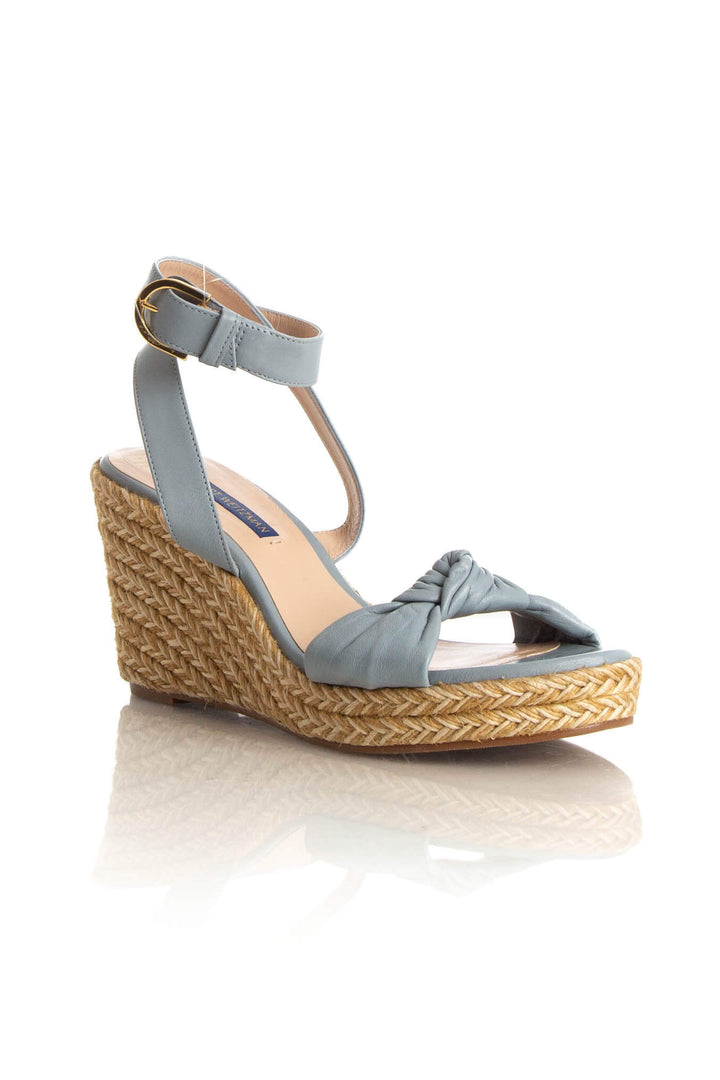 Zapato Stuart Weitzman azul, vista posterior – ClosetRehab