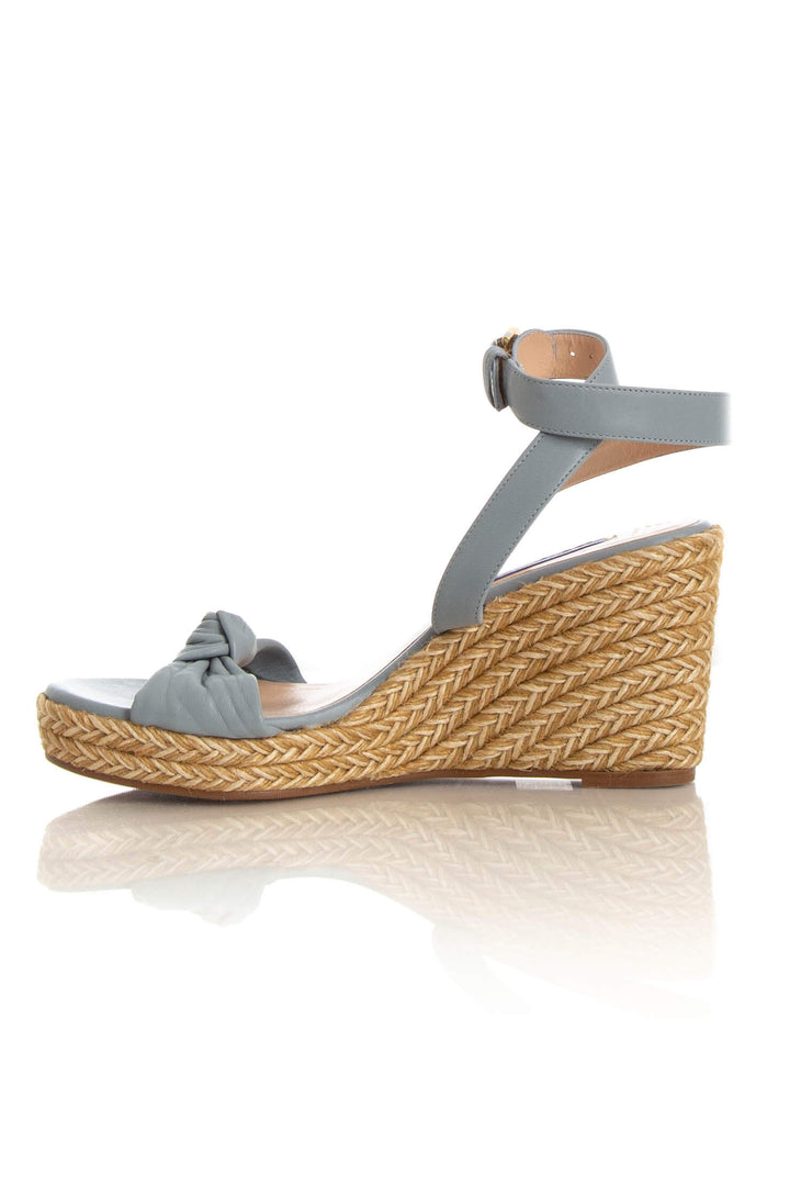 Zapato Stuart Weitzman azul, vista lateral – ClosetRehab