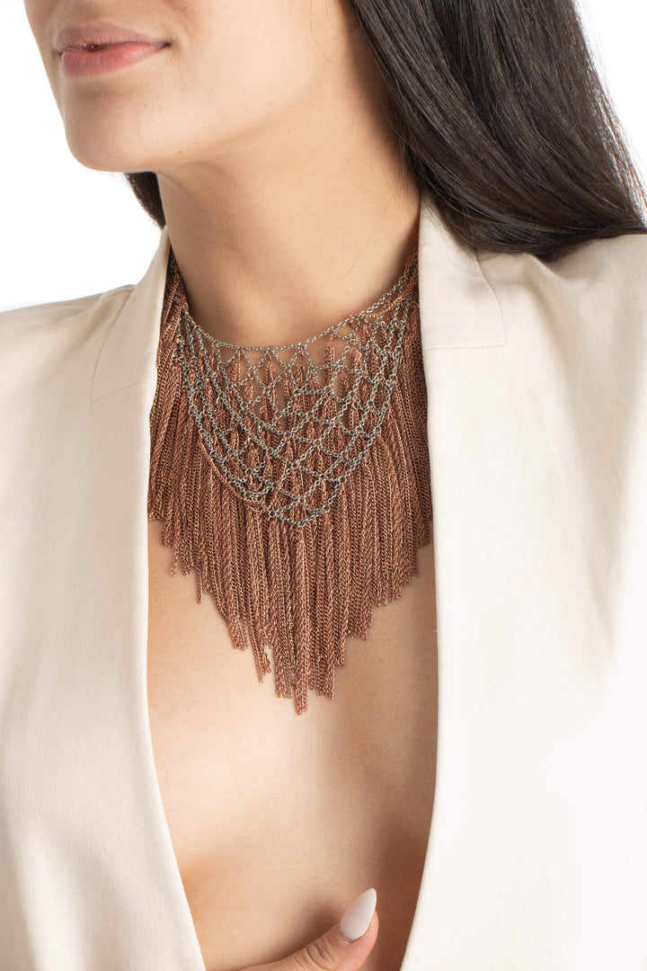 Collar BCBG Maxazria, vista posterior – ClosetRehab
