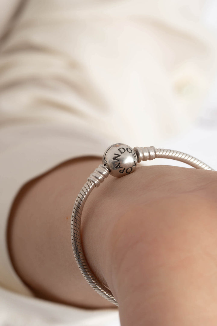 Brazalete Pandora, vista lateral – ClosetRehab