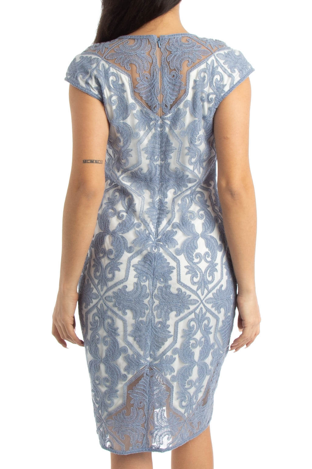 Tadashi Shoji, Talla 6