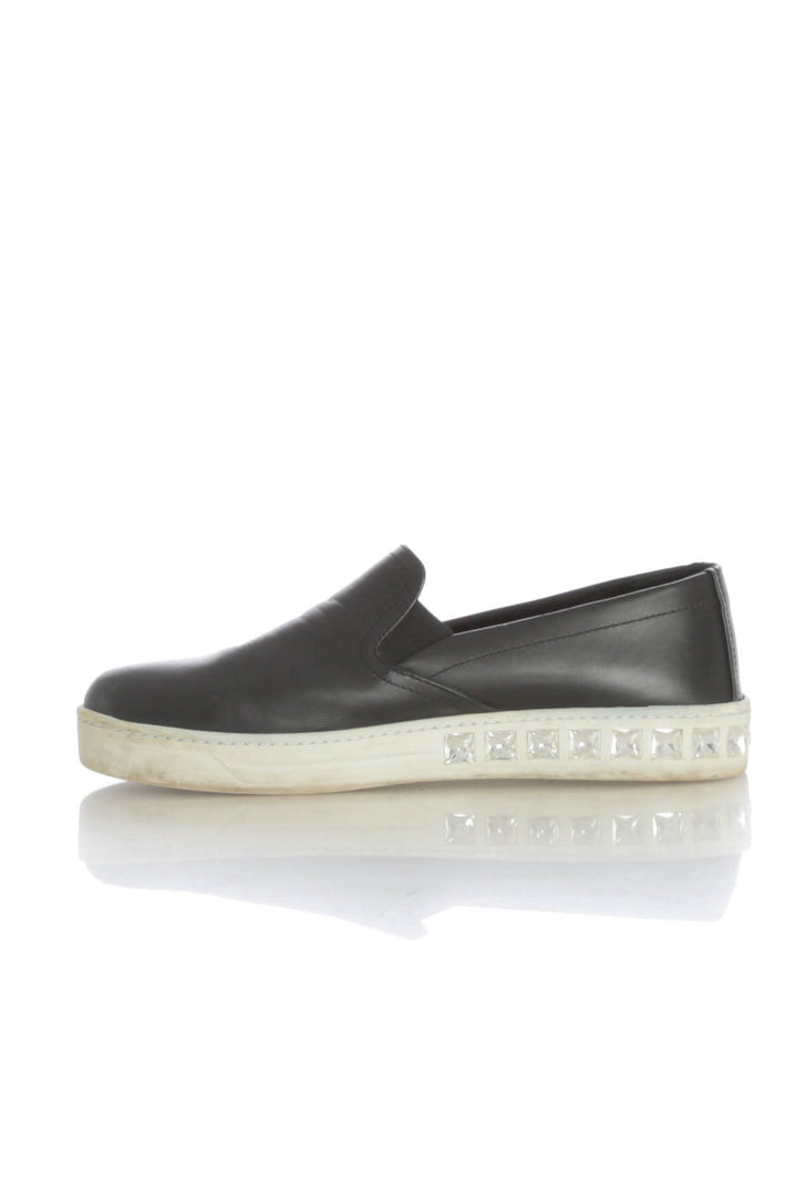 Zapato Prada negro, vista lateral – ClosetRehab