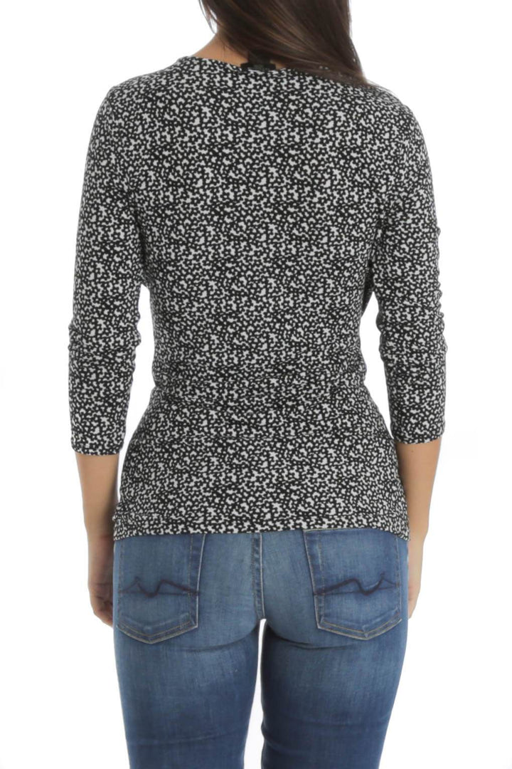 Blusa Ann Taylor estampado y negro, vista posterior – ClosetRehab