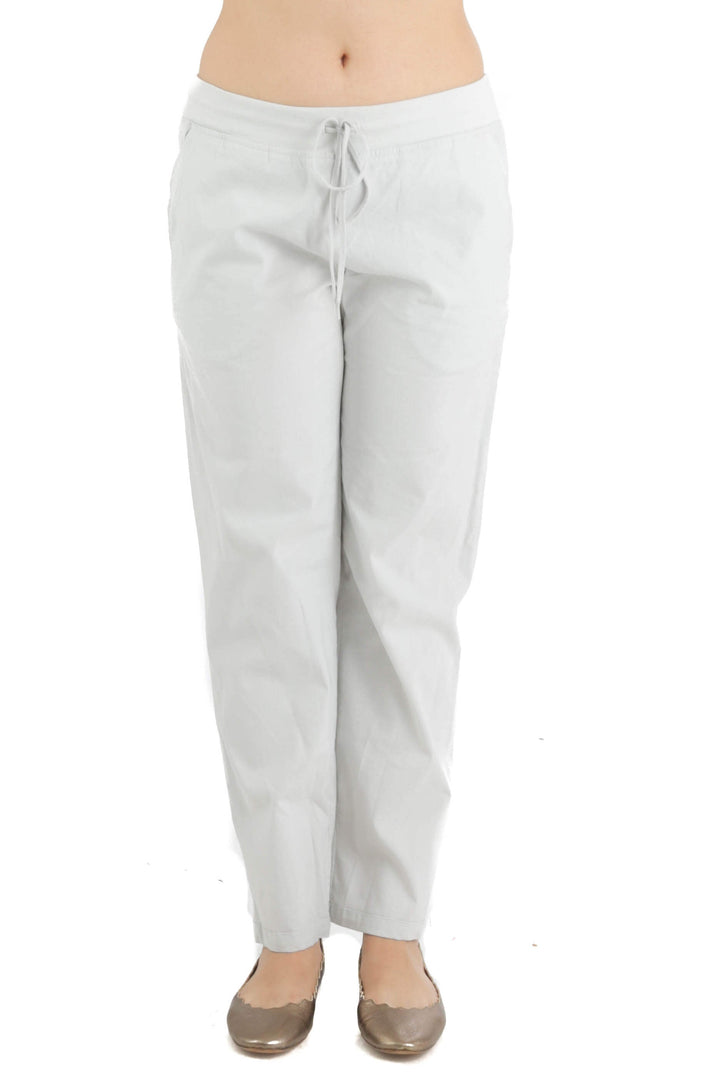 Pantalón BCBG Maxazria NWT gris, vista frontal – ClosetRehab