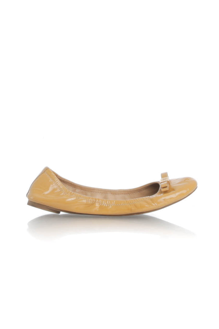 Zapato Tory Burch café, vista frontal – ClosetRehab