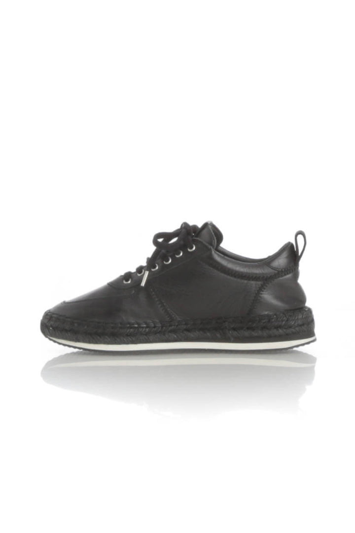 Zapato McQ by Alexander McQueen negro, vista lateral – ClosetRehab