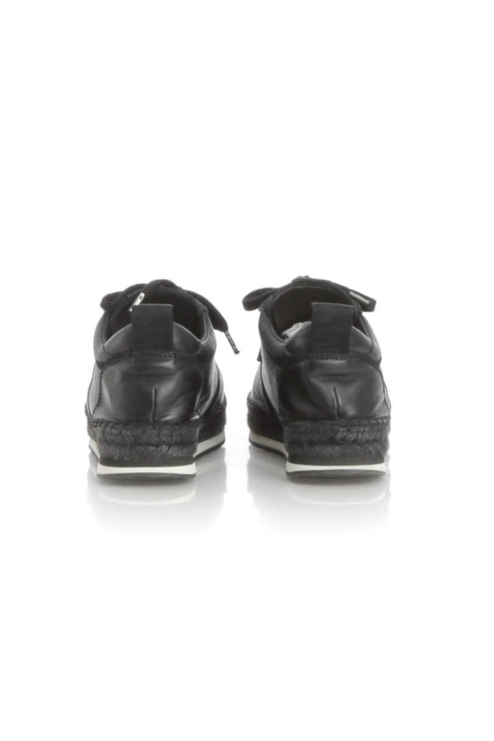 Zapato McQ by Alexander McQueen negro, detalle – ClosetRehab
