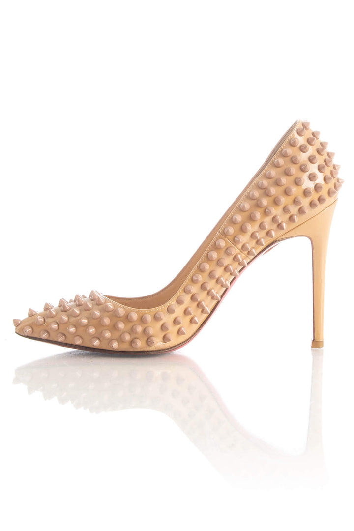 Zapato Christian Louboutin, vista lateral – ClosetRehab