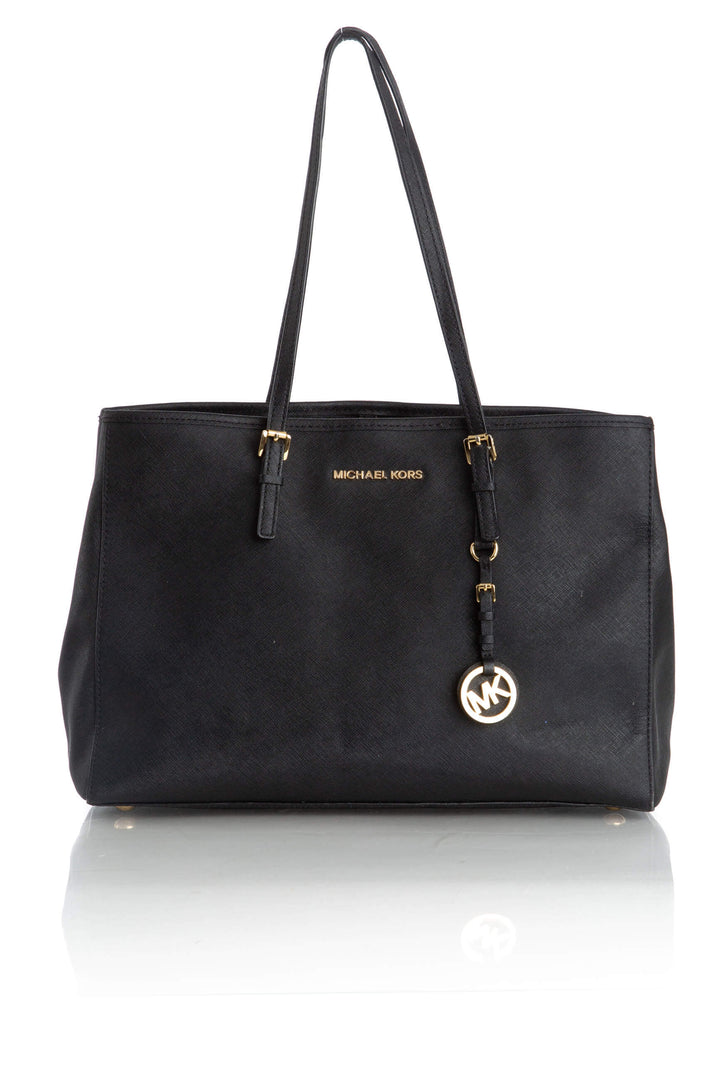 Bolsa Michael Kors negro, vista frontal – ClosetRehab
