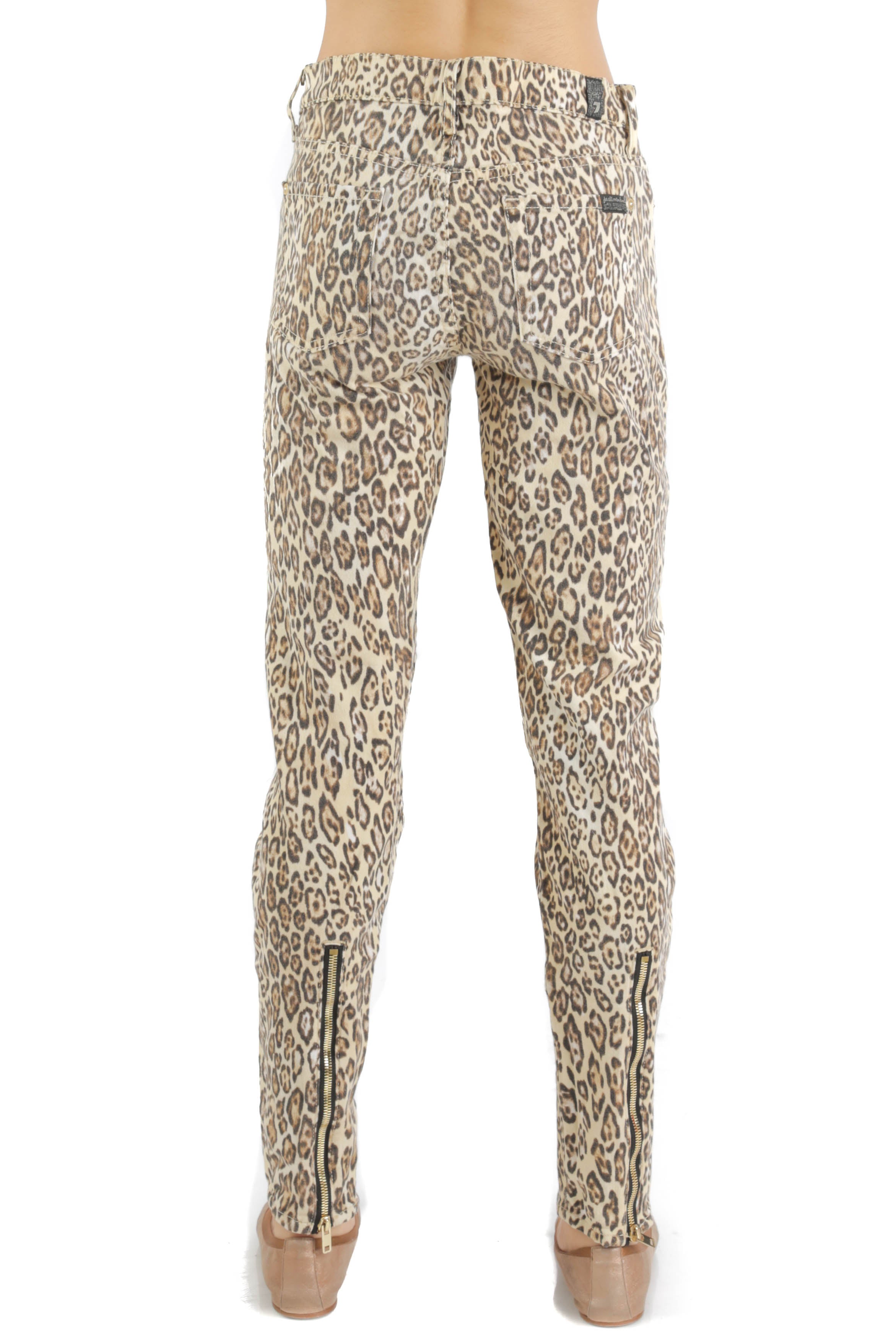 7 For all Mankind, Talla 26