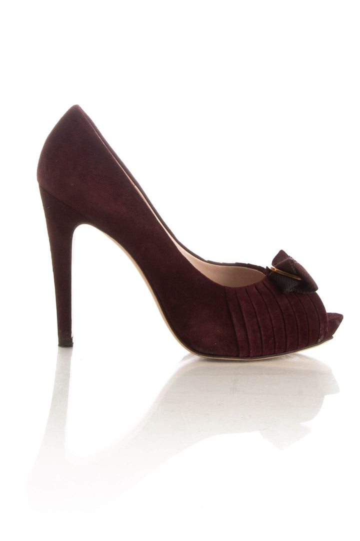 Pumps Salvatore Ferragamo vino talla 7.5 USA de piel suede, con signos de uso, vista frontal | ClosetRehab