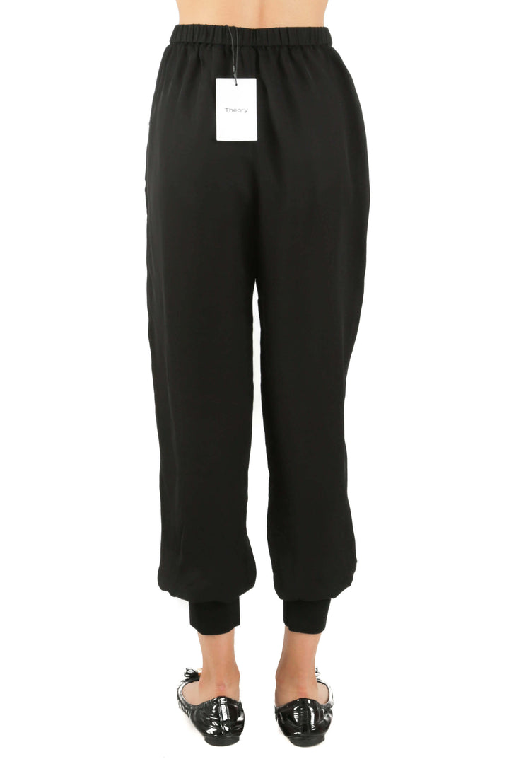 Pantalón Theory NWT negro, vista posterior – ClosetRehab