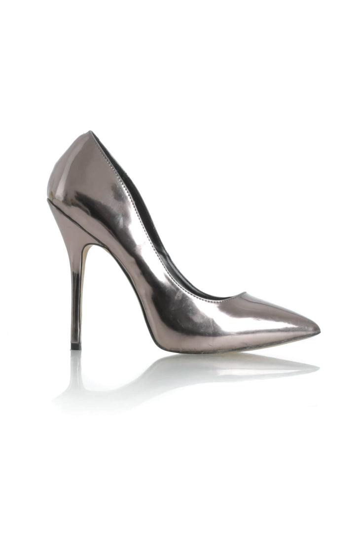 Zapato Steve Madden gris, vista frontal – ClosetRehab