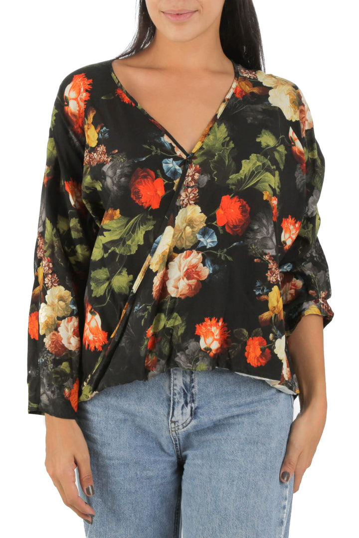 Blusa The Odells estampado y negro, vista frontal – ClosetRehab