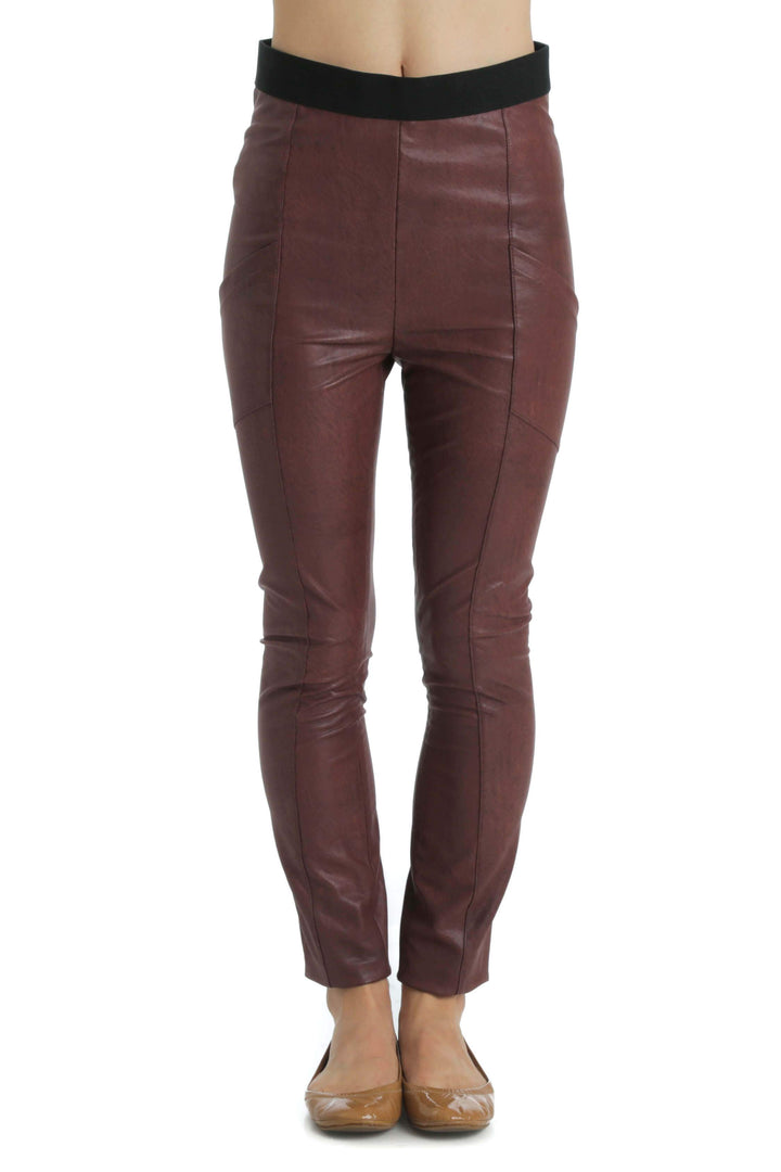 Pantalón BCBG Maxazria NWT café, vista frontal – ClosetRehab