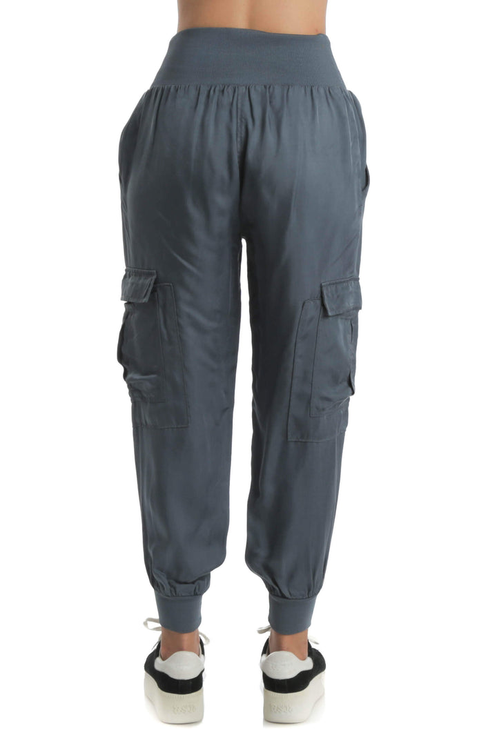 Pantalón Cinq à Sept azul, vista posterior – ClosetRehab