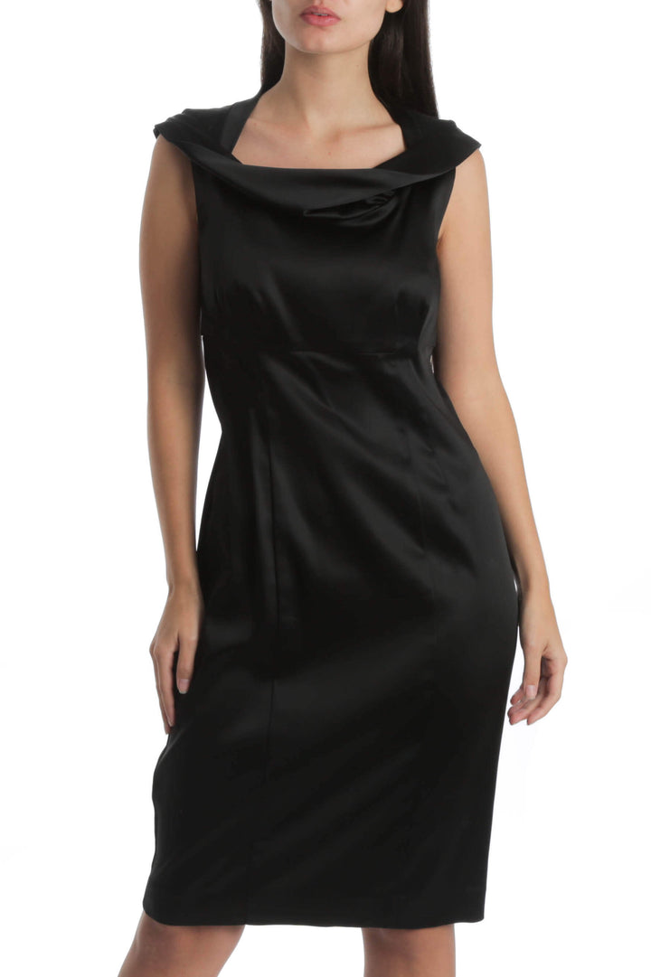 Vestido Calvin Klein negro, vista frontal – ClosetRehab