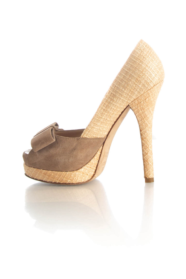 Pumps Fendi beige talla 6.5 USA, vista lateral, detalle de producto | ClosetRehab