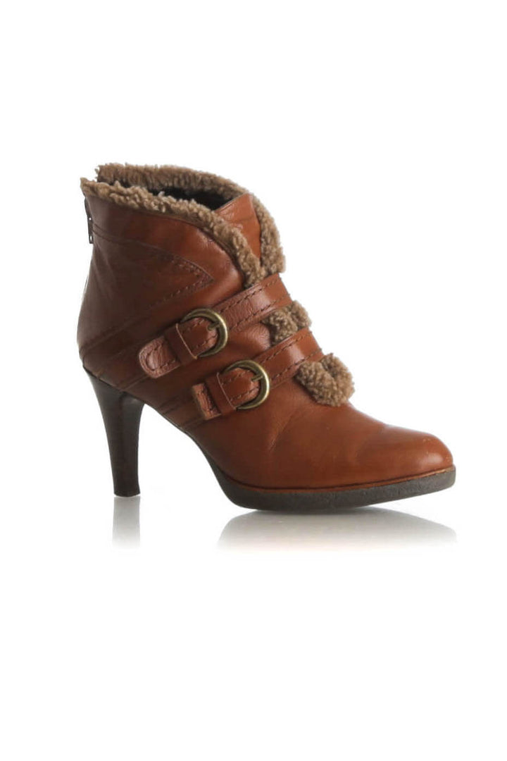 Zapato Stuart Weitzman, vista posterior – ClosetRehab