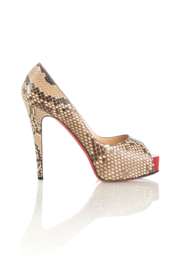 Zapato Christian Louboutin, vista frontal – ClosetRehab