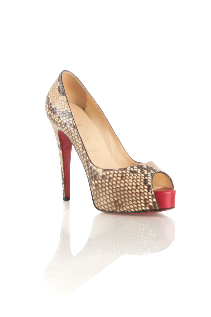 Zapato Christian Louboutin, vista posterior – ClosetRehab