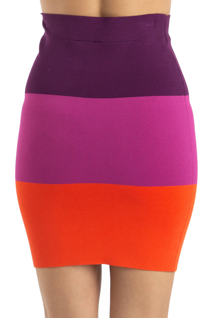 Falda BCBG Maxazria NWT morado, vista lateral – ClosetRehab