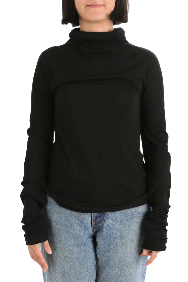 Blusa Ambrosi negro, vista frontal – ClosetRehab