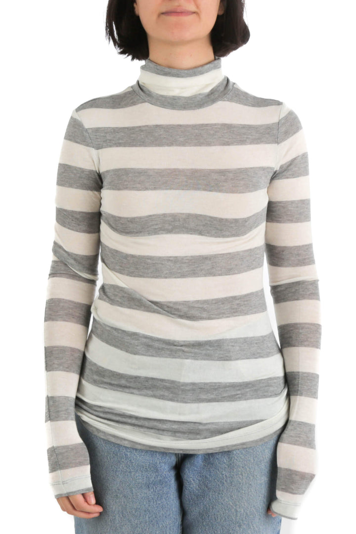 Blusa BCBG Maxazria gris, vista frontal – ClosetRehab