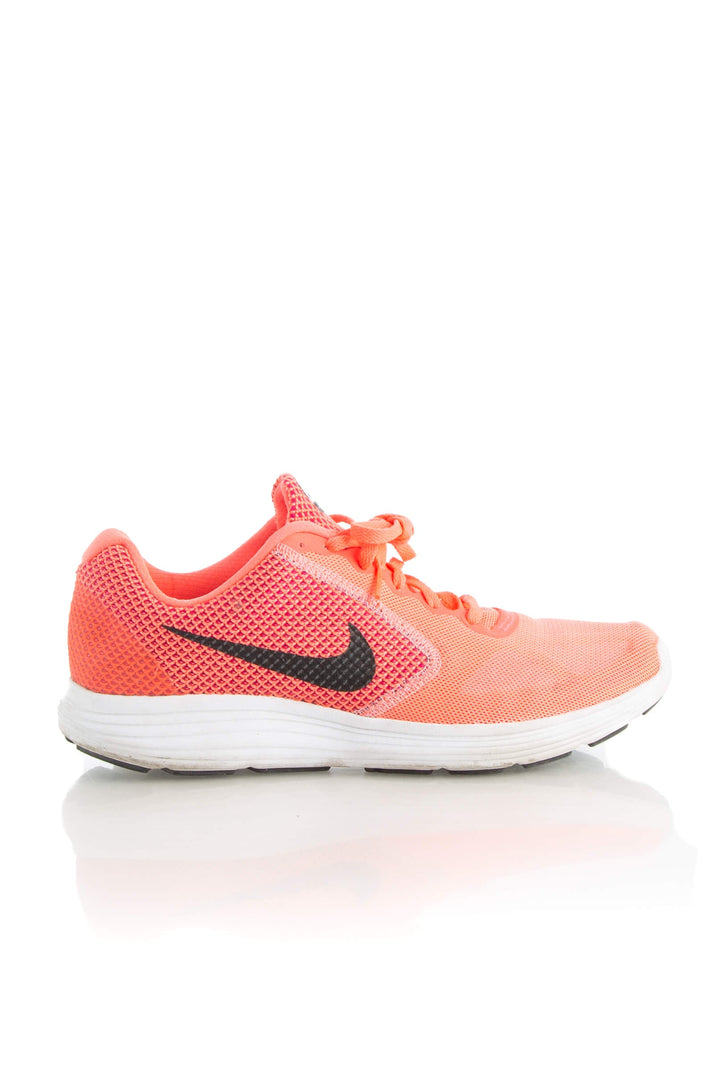 Zapato Nike rosa, vista frontal – ClosetRehab