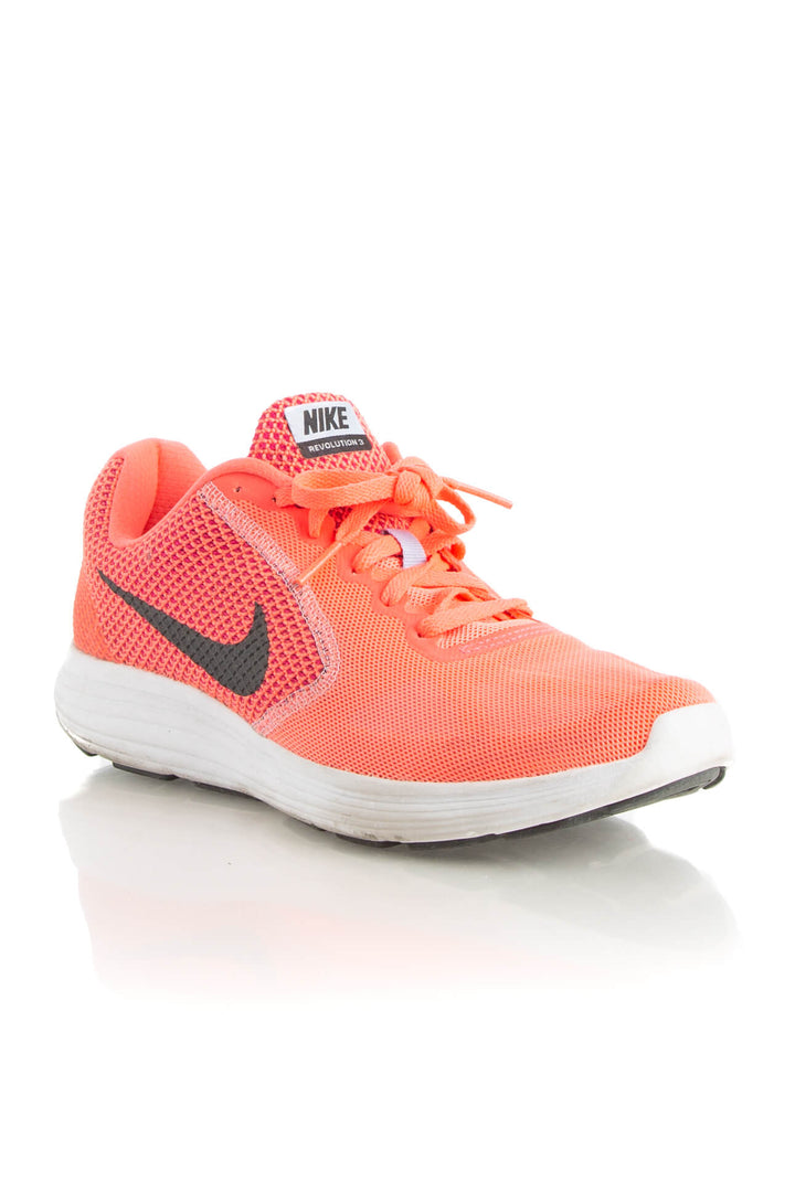 Zapato Nike rosa, vista posterior – ClosetRehab