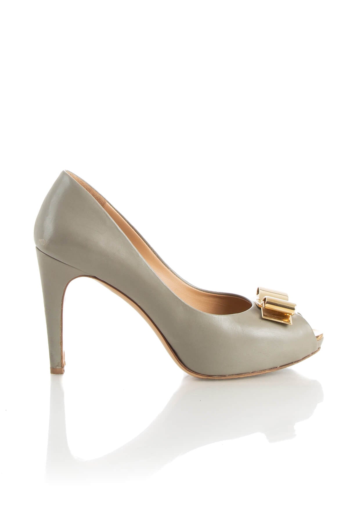 Salvatore Ferragamo, 7 USA