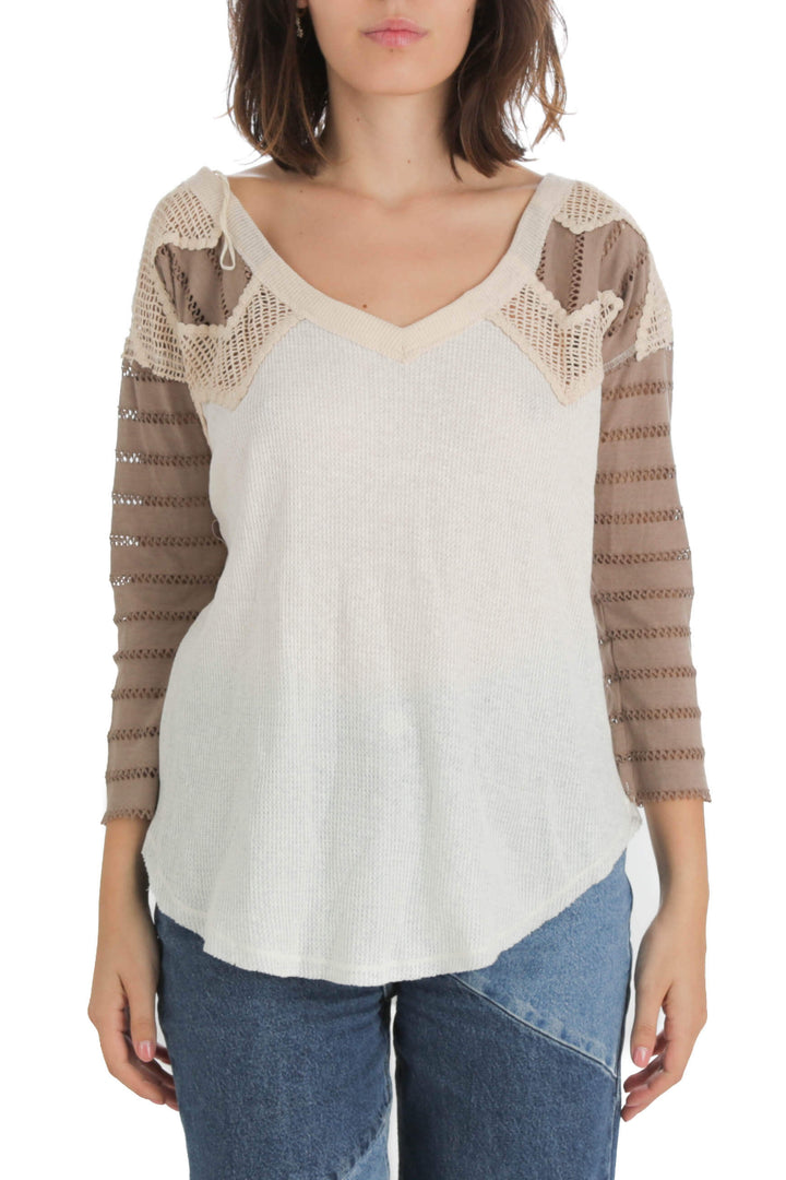 Blusa Free People NWT café, vista frontal – ClosetRehab