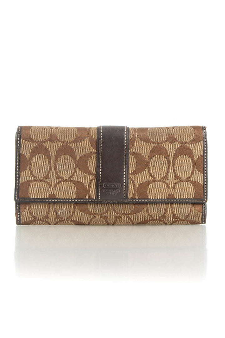 Monedero Coach café y estampado, vista frontal – ClosetRehab
