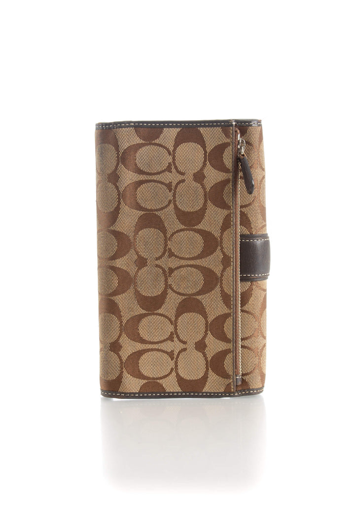 Monedero Coach café y estampado, vista lateral – ClosetRehab