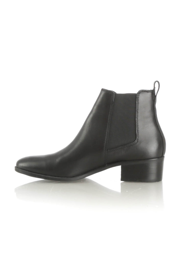 Zapato Steve Madden negro, vista lateral – ClosetRehab