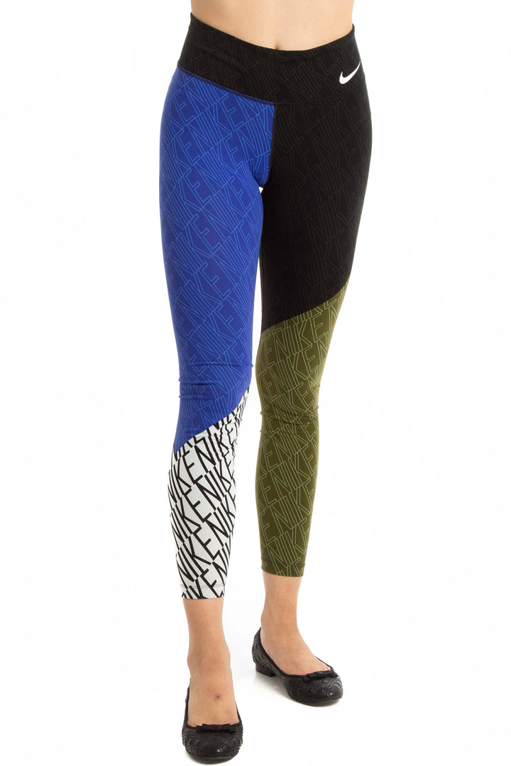 Pantalón Nike estampado, vista frontal – ClosetRehab